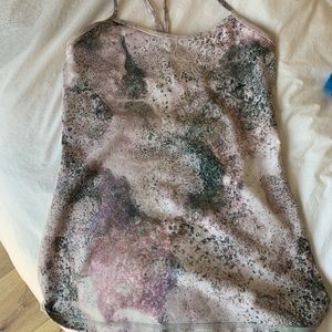 LULULEMON top